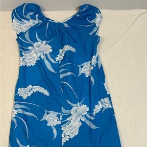 Y2K True Vintage Hilo Hattie Blue and White Floral Muumuu Hattie’s sz large